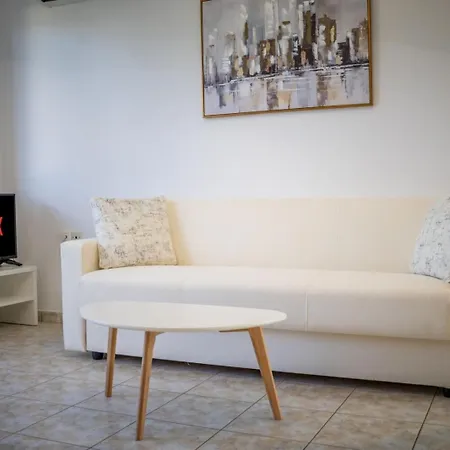 Fotis House 3 *